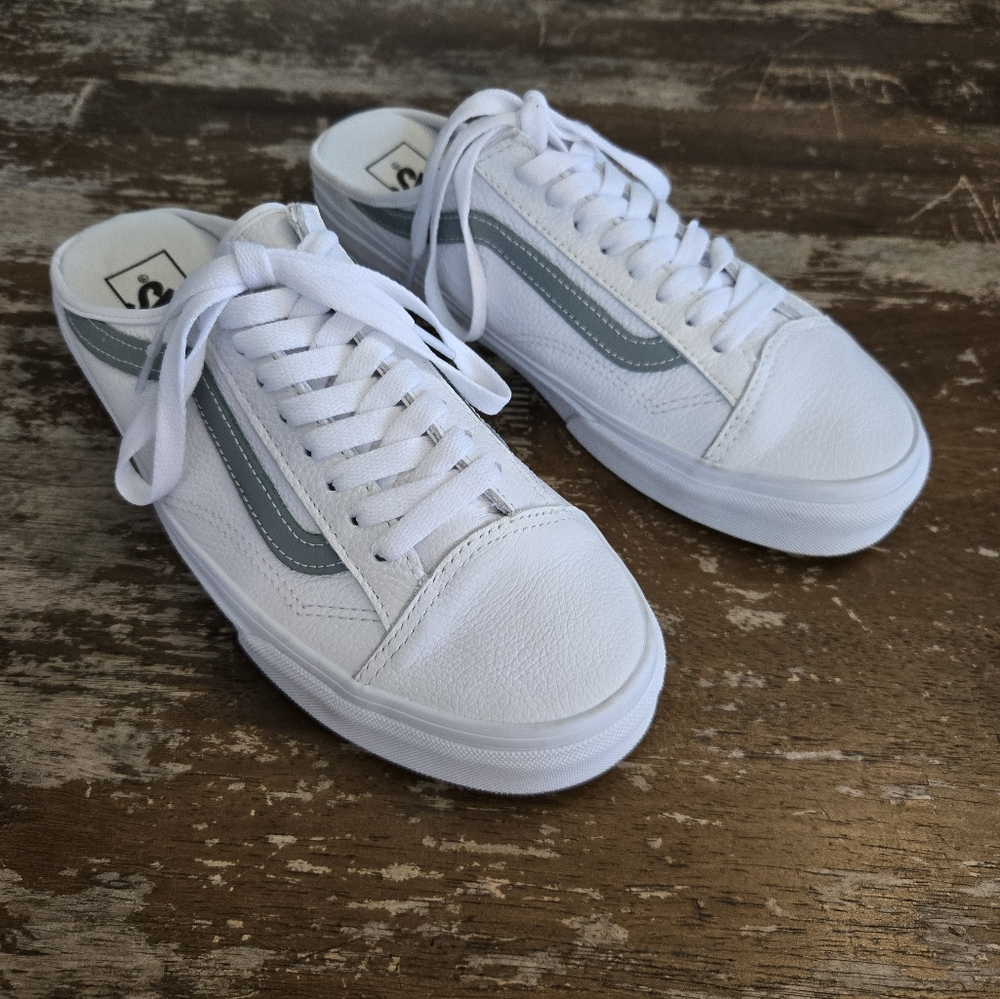 VANS UNISEX White and Green Sneakers